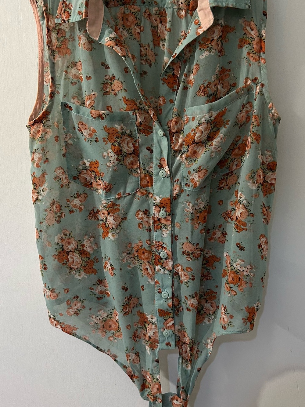 Lulumari Mint Green Sleeveless Floral Button-Up Blouse